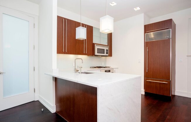2 beds, 2 baths, $7,700, Unit 9D