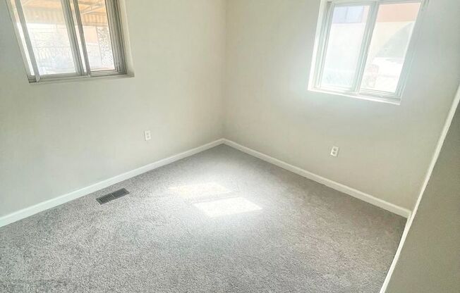 3 beds 1 bath | $1700