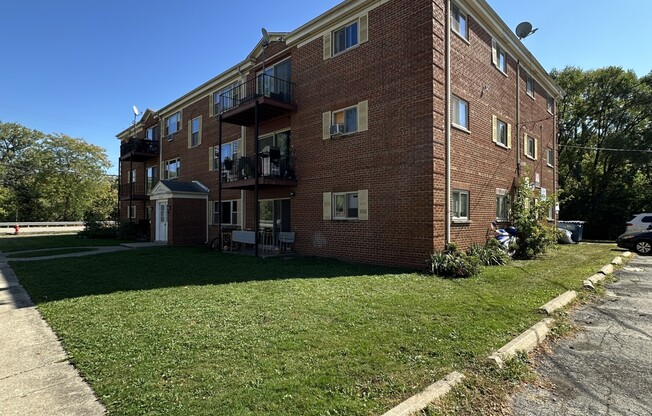 1004 South River Road