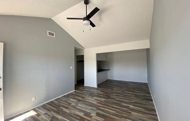 2 beds, 1 bath, 800 sqft, $795, Unit 15