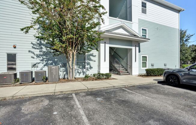 3 bedroom/ 2 bathroom condo in the heart of Southside!