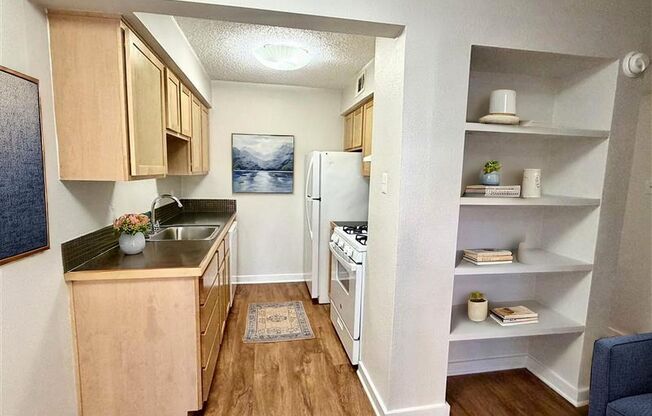 2 beds, 1 bath, 900 sqft, $1,299, Unit ELP2202-131