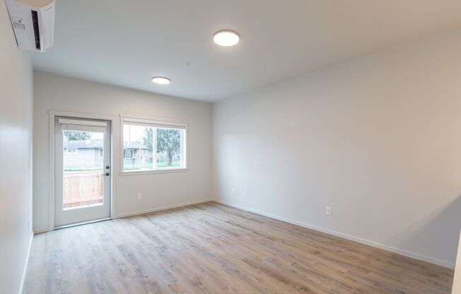2 beds, 1.5 baths, 921 sqft, $1,795, Unit 103