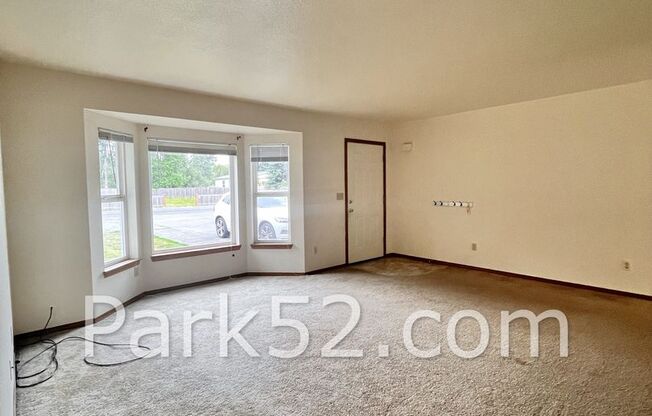 2 beds, 1 bath, $1,700