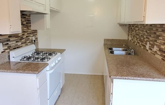 120 - 801 E Palmer Ave