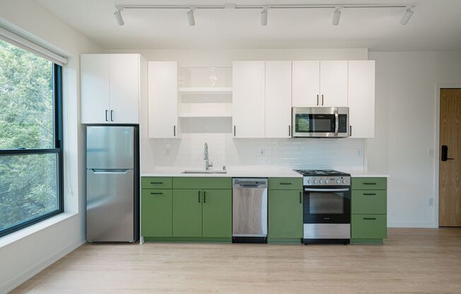 Studio, 1 bath, 411 sqft, $1,279, Unit 309