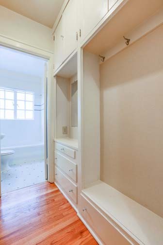 Studio, 1 bath, 425 sqft, $1,225