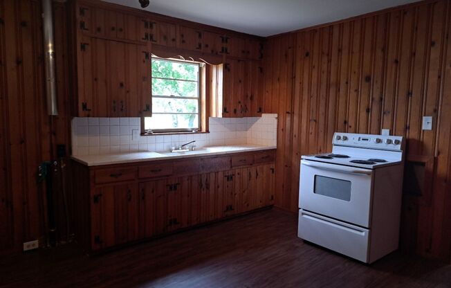 2 beds, 1 bath, $1,795