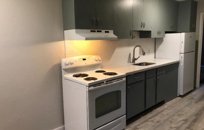 3655 13 AVE W