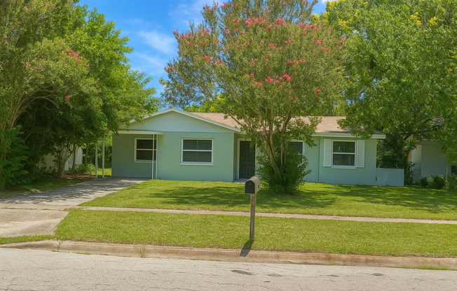 Charming 3 Bedroom Home in the Heart of Orlando!