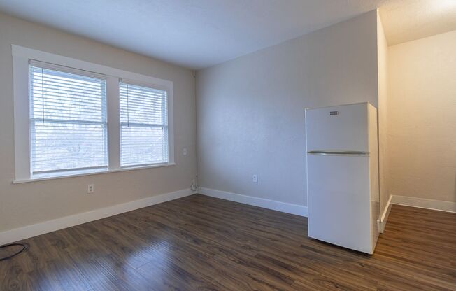 1 bed, 1 bath, 400 sqft, $1,450, Unit 4500-3