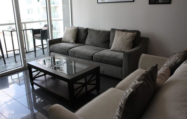 253 NE 2nd St Apt 1601S