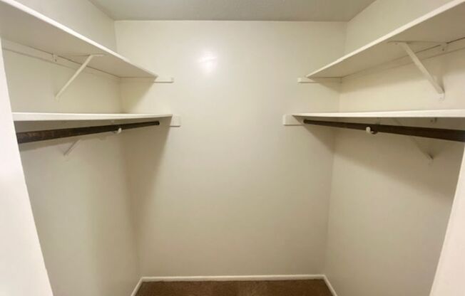 2 beds, 2 baths, 1,005 sqft, $1,075, Unit 1523-11