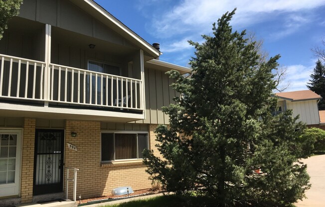 $0 DEPOSIT OPTION. 2 BED 2.5 BATH TOWNHOME, FINISHED BASEMENT, BACKS TO OPEN SPACE IN LAKEWOOD