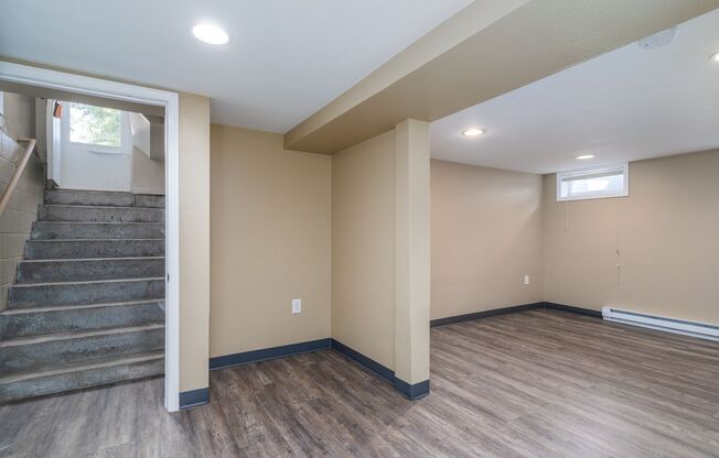 1 bed, 1 bath, 624 sqft, $550, Unit 2 Basement