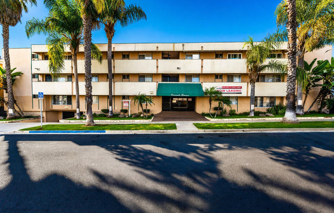 1735 Coronado Ave.