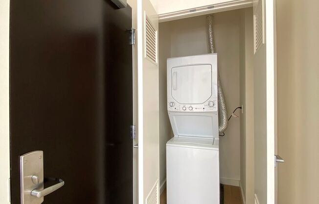 1 bed, 1 bath, $2,700, Unit Unit 6