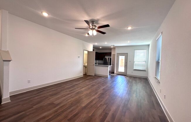 NEW CONSTRUCTION IN GATED COMMUNITY!!! BUILT BY ROSEHAVEN IN MAGNOLIA VILLAGE AT CINCO LAKES THESE LOVELY DUPLEXES OFFER 3 BEDROOMS & 2.5 BATHS*1.5 CAR GARAGE W/ OPENER