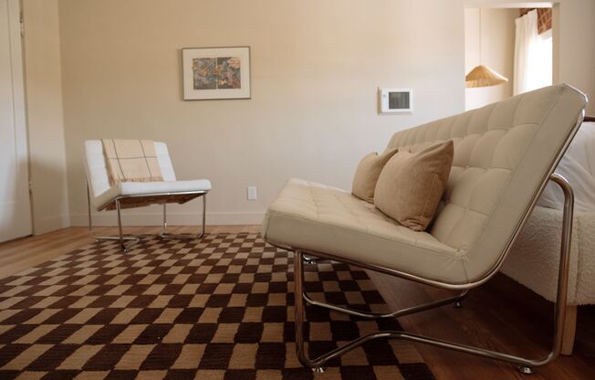 Studio, 1 bath, 275 sqft, $2,199, Unit 402