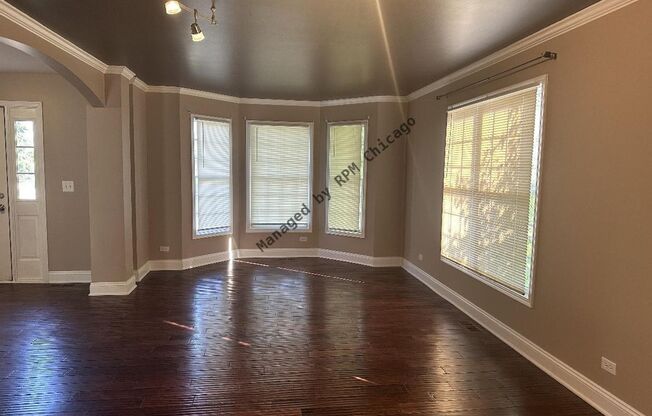 5490 Fox Path Ln Hoffman Estates, IL 60192