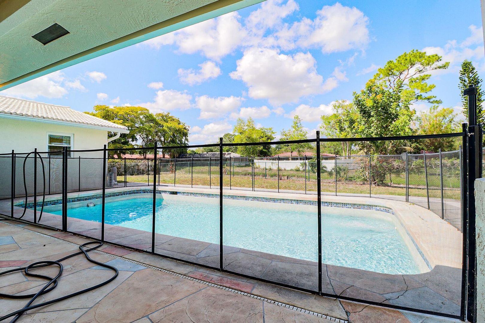 1329 NW 84TH DR CORAL SPRINGS, FL 33071