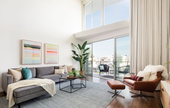 733 N Hudson Ave Apt 203