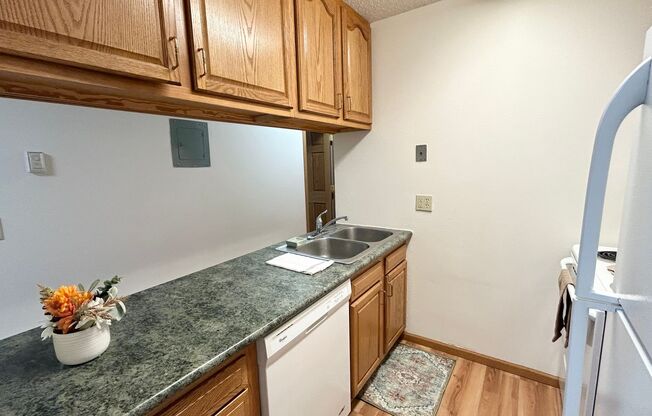 2 beds, 1 bath, 1,000 sqft, $910, Unit 2571-318