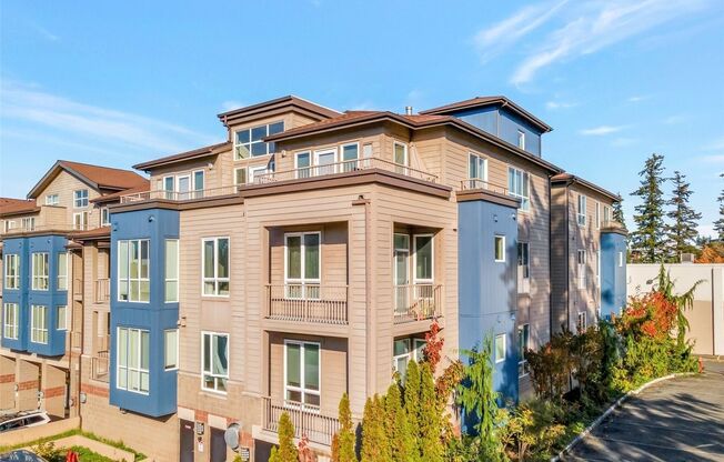 Stunning Redmond Condo!