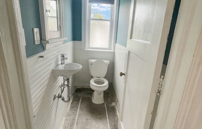 3 beds, 1.5 baths, 925 sqft, $1,600, Unit #4