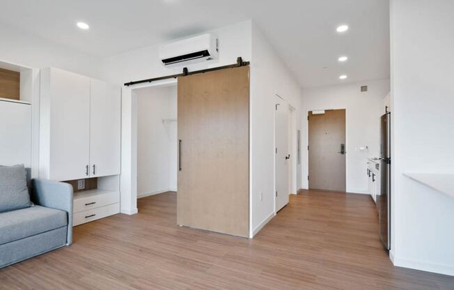 Studio, 1 bath, 447 sqft, $1,500, Unit 415