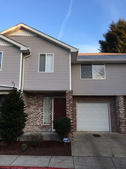 Charming Van Mall Condo