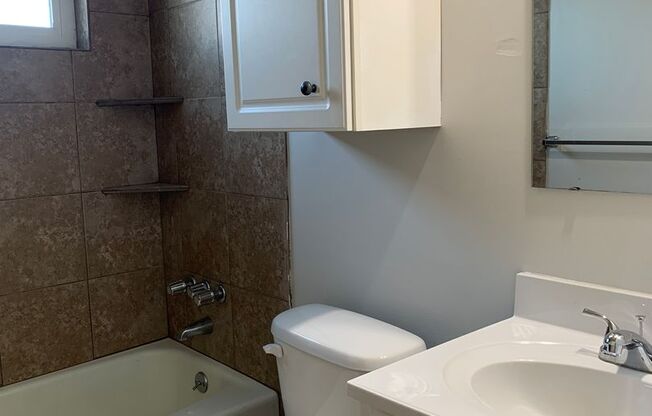 2 beds, 1 bath, 700 sqft, $875, Unit 9131