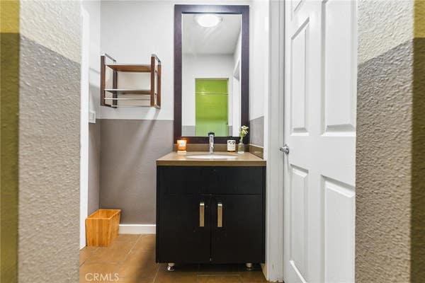 1 bed, 1 bath, 740 sqft, $3,000, Unit 326