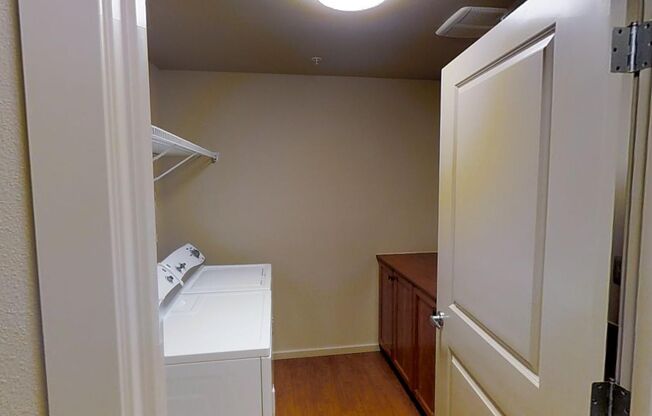 3 beds, 2 baths, 1,287 sqft, $2,189, Unit Q139