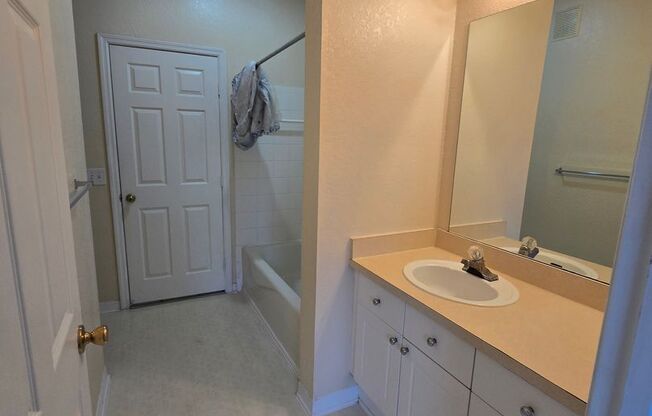 2 beds, 2 baths, $1,600