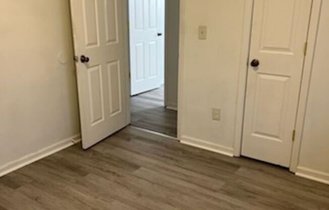 3 beds, 1 bath, $1,300, Unit 1