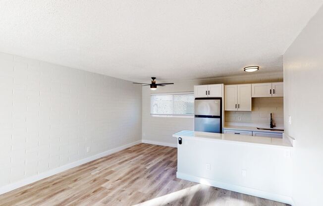 2 beds, 1 bath, 800 sqft, $1,490, Unit 1712-4