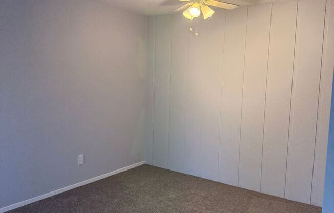 2 beds, 1 bath, 800 sqft, $1,400, Unit 4RW-14