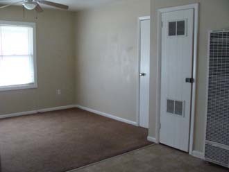 Studio, 1 bath, 324 sqft, $510, Unit B6