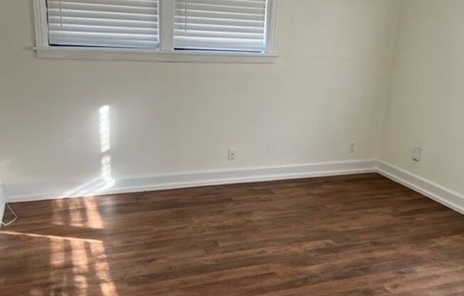 3 beds, 1 bath, $1,500