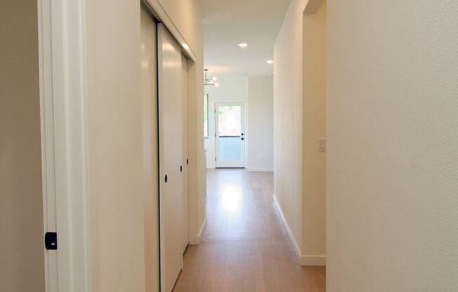 1/2 Month Of Free Rent! Luxury 2 Bedroom/2 Bath Apt in the Heart of St. Johns in the Brand New Lombard Lofts!!!