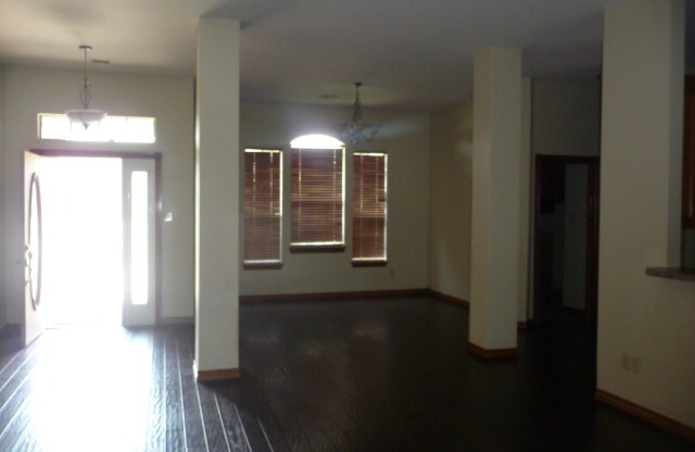 3 beds, 2 baths, $1,500