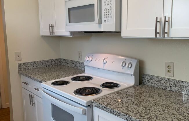 Montecito Pines Apartments