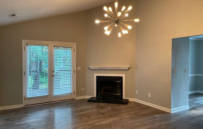 Charming 2 Bed, 2 Bath Triplex in Fayetteville