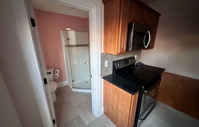 1 bed, 1 bath, $1,800, Unit 61 Monument Street