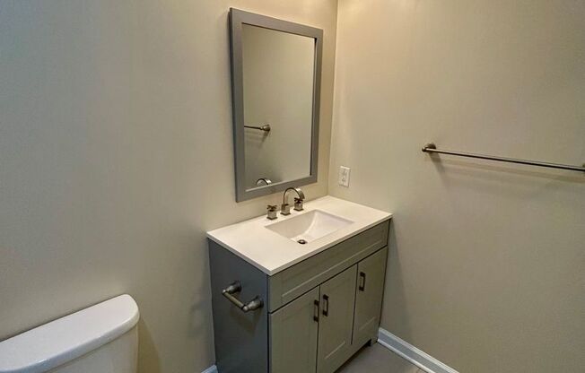 2 beds, 1 bath, 1,013 sqft, $1,499, Unit 411 Unit 201