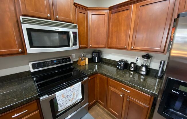 Spacious Auburn Townhome - Furnished Options