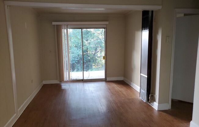 1 bed, 1 bath, 607 sqft, $1,195, Unit 1615-Fulton Ave