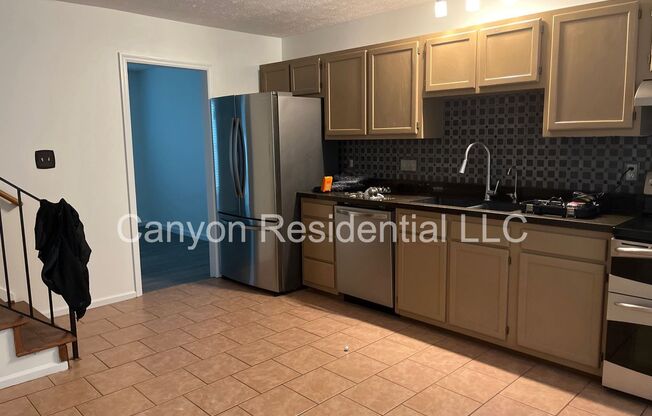 3 beds, 2.5 baths, $1,850