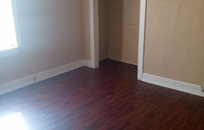 2 beds, 1 bath, $1,225